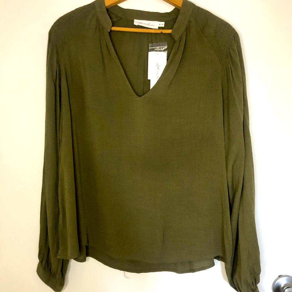 NWT All in Favor Olive Green Long Sleeve V-neck Blouse - medium